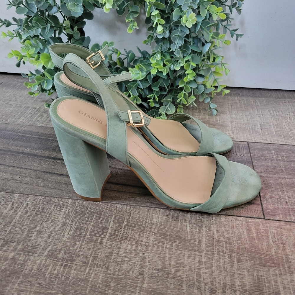 Gianni Bini McKaria Nubuck Leather Sage Green Block Heels Womens Size 9.5 - Picture 2 of 8
